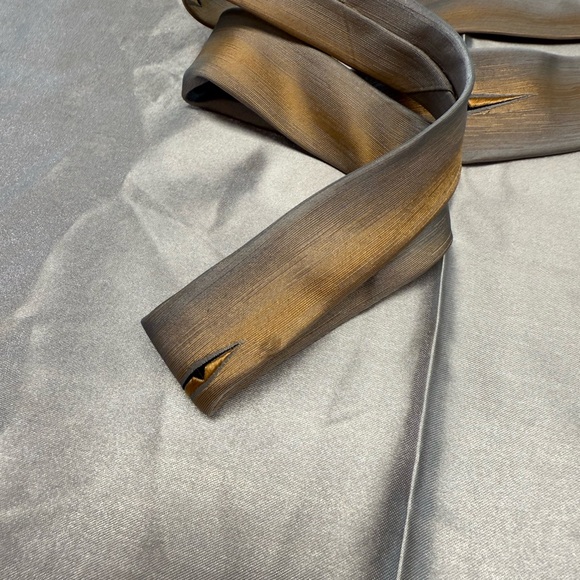 Executive Neckwear Gold & Gray Skinny Men's Tie All Silk Wm.H.Block Indianapolis - Picture 7 of 8